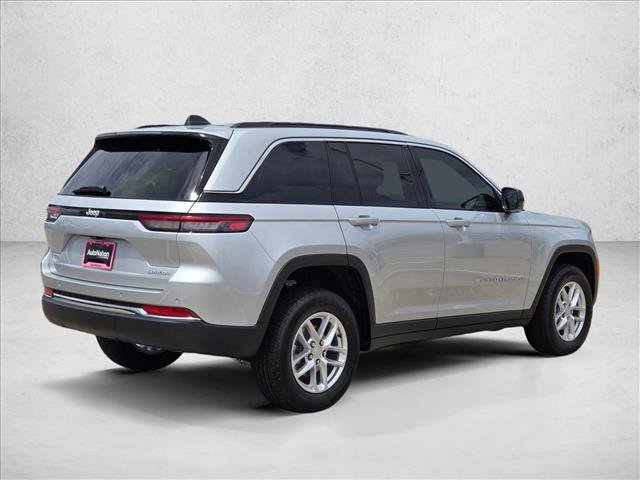 New 2026 Jeep Grand Cherokee Laredo RWD image 2