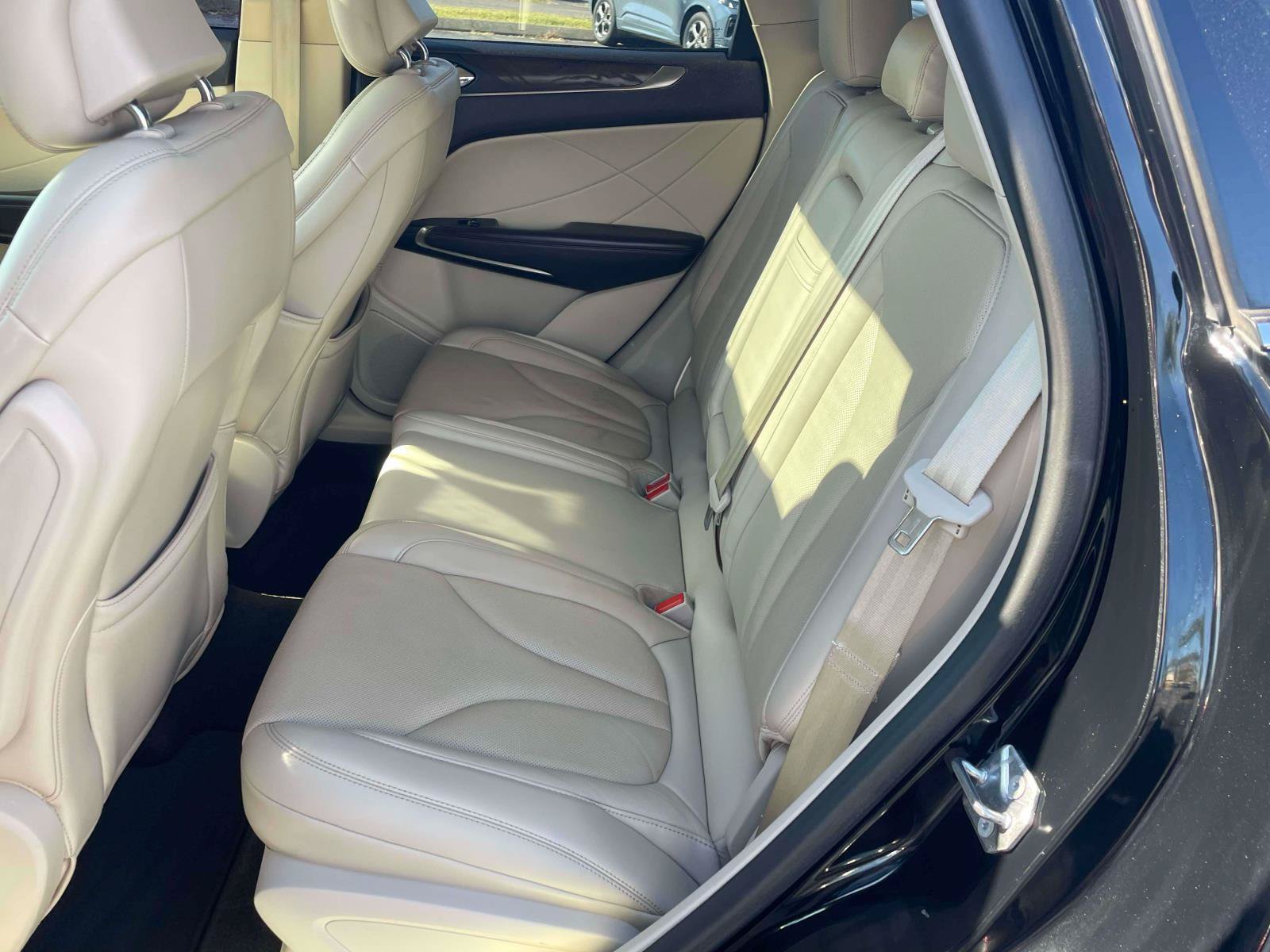 Used 2018 Lincoln MKC Reserve FWD image 14