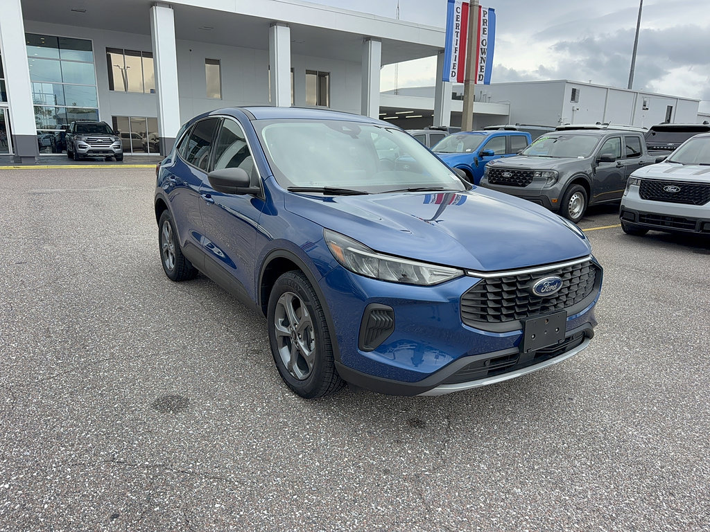 Certified 2023 Ford Escape Active AWD/4WD image 4