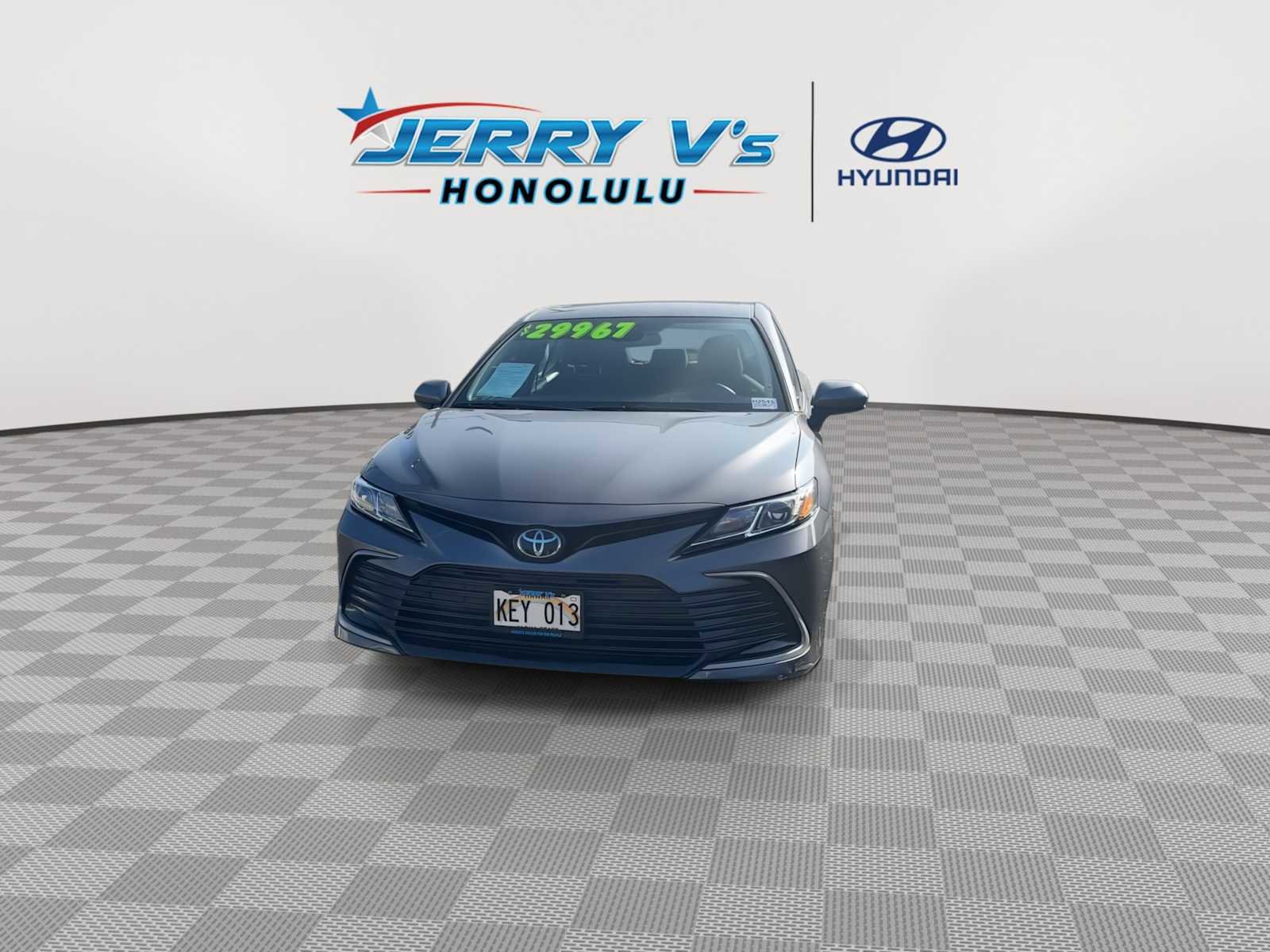 Used 2023 Toyota Camry LE image 3