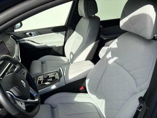 Used 2025 BMW X7 xDrive40i w/ Climate Comfort Package image 10