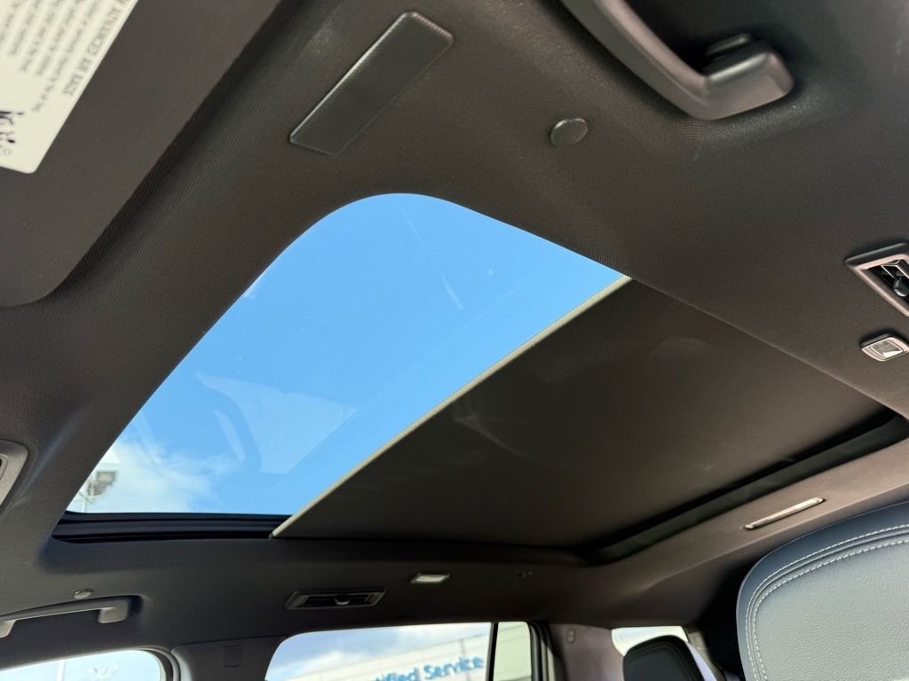 New 2026 Chevrolet Traverse High Country image 6