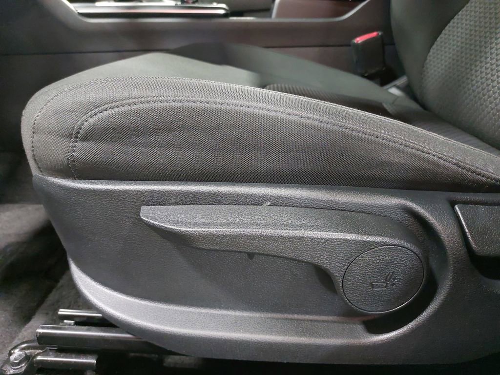 Used 2025 Kia Sportage LX image 28