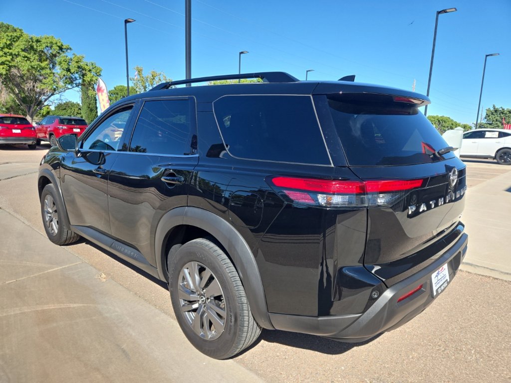 Used 2024 Nissan Pathfinder SV FWD image 7