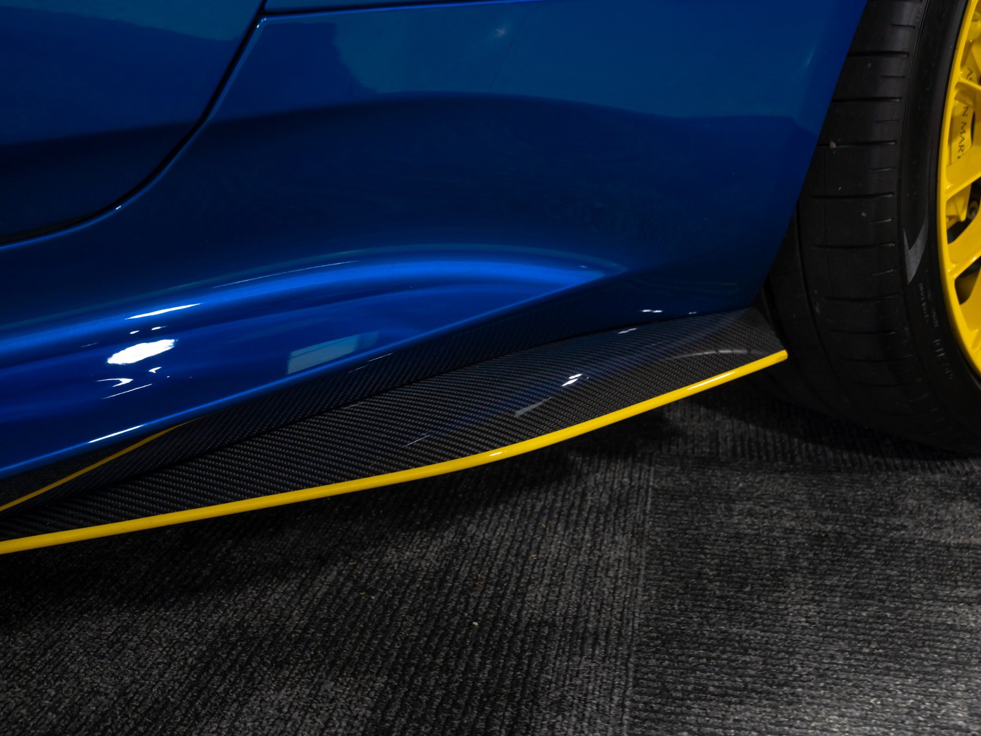 Used 2023 Aston Martin DBS Superleggera Volante RWD image 36