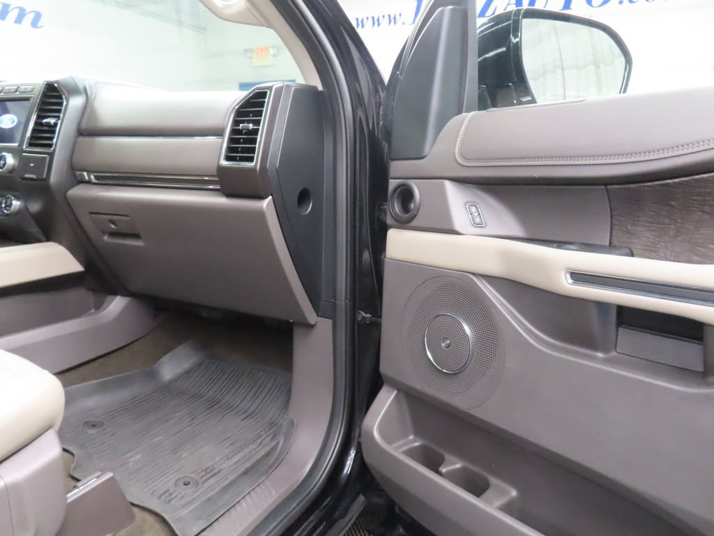 Used 2019 Ford Expedition Limited w/ Equipment Group 302A AWD/4WD image 29