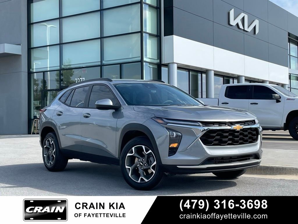 Used 2025 Chevrolet Trax LT
