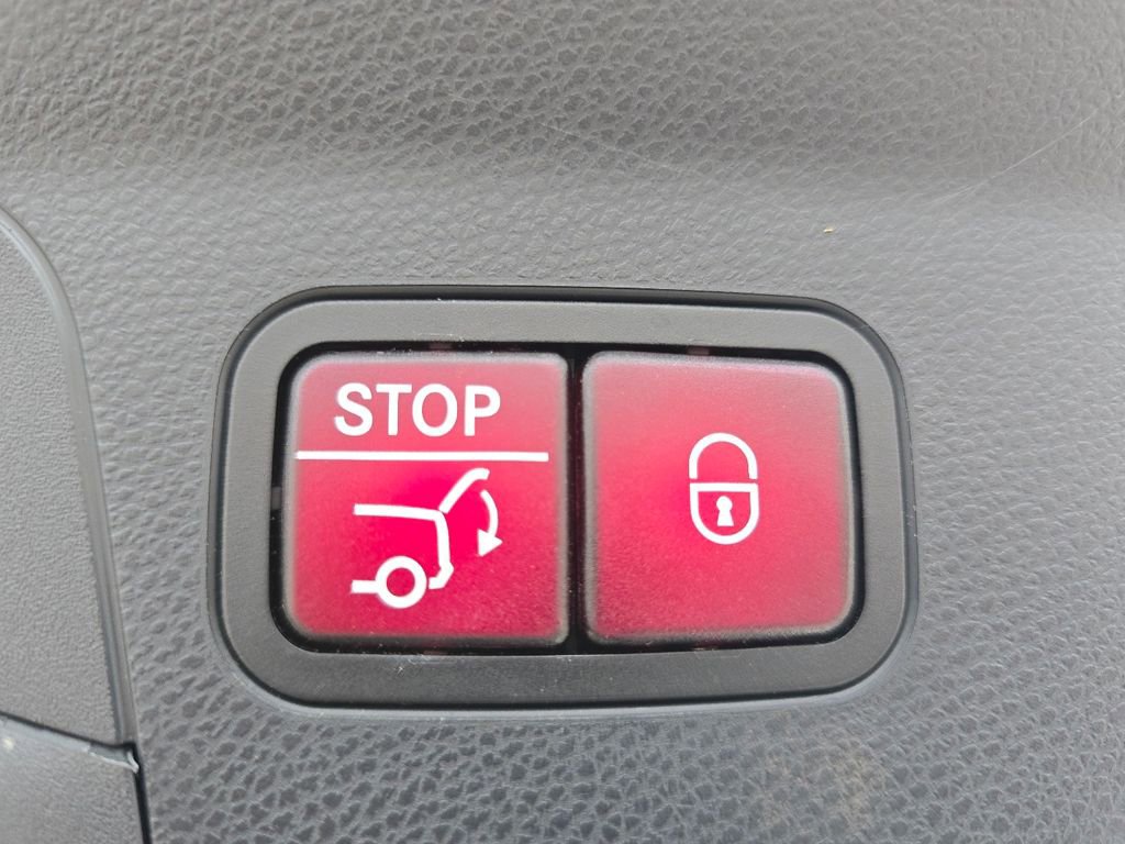 Used 2021 Mercedes-Benz GLC 300 GLC 300 Coupe image 21