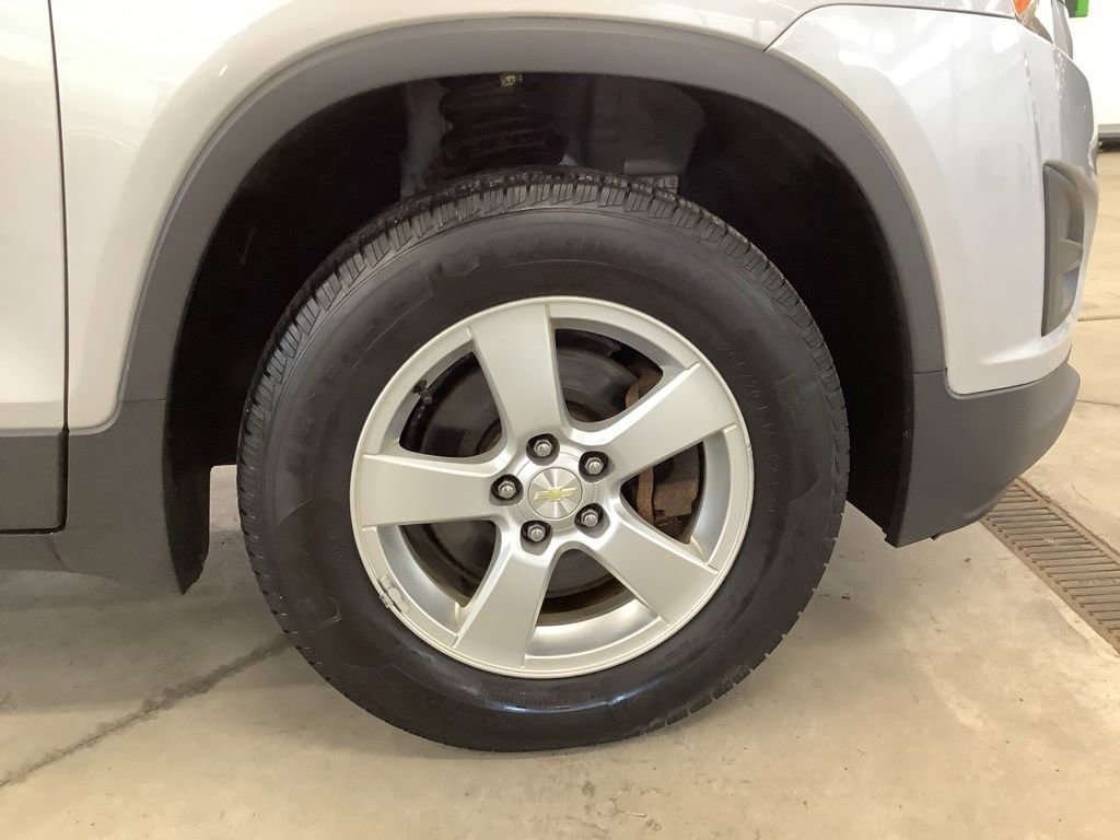 Used 2016 Chevrolet Trax LS AWD/4WD image 9