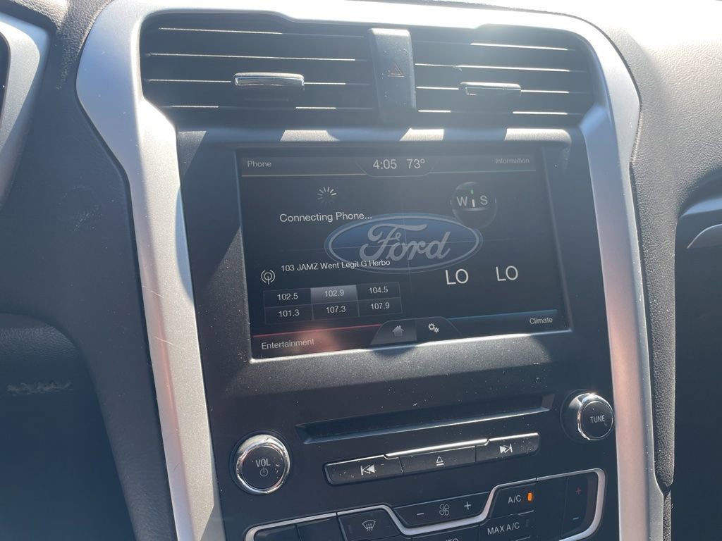 Used 2016 Ford Fusion SE FWD image 11