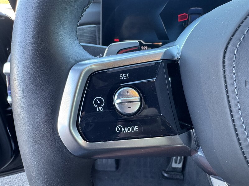 Used 2025 BMW i7 eDrive50 w/ M Sport Package RWD image 27
