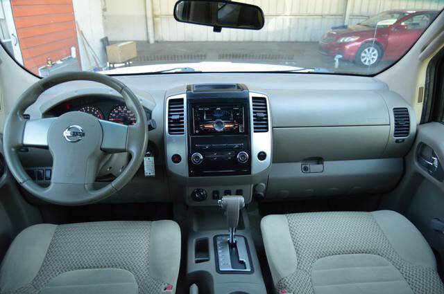 Used 2010 Nissan Frontier SE AWD/4WD image 40