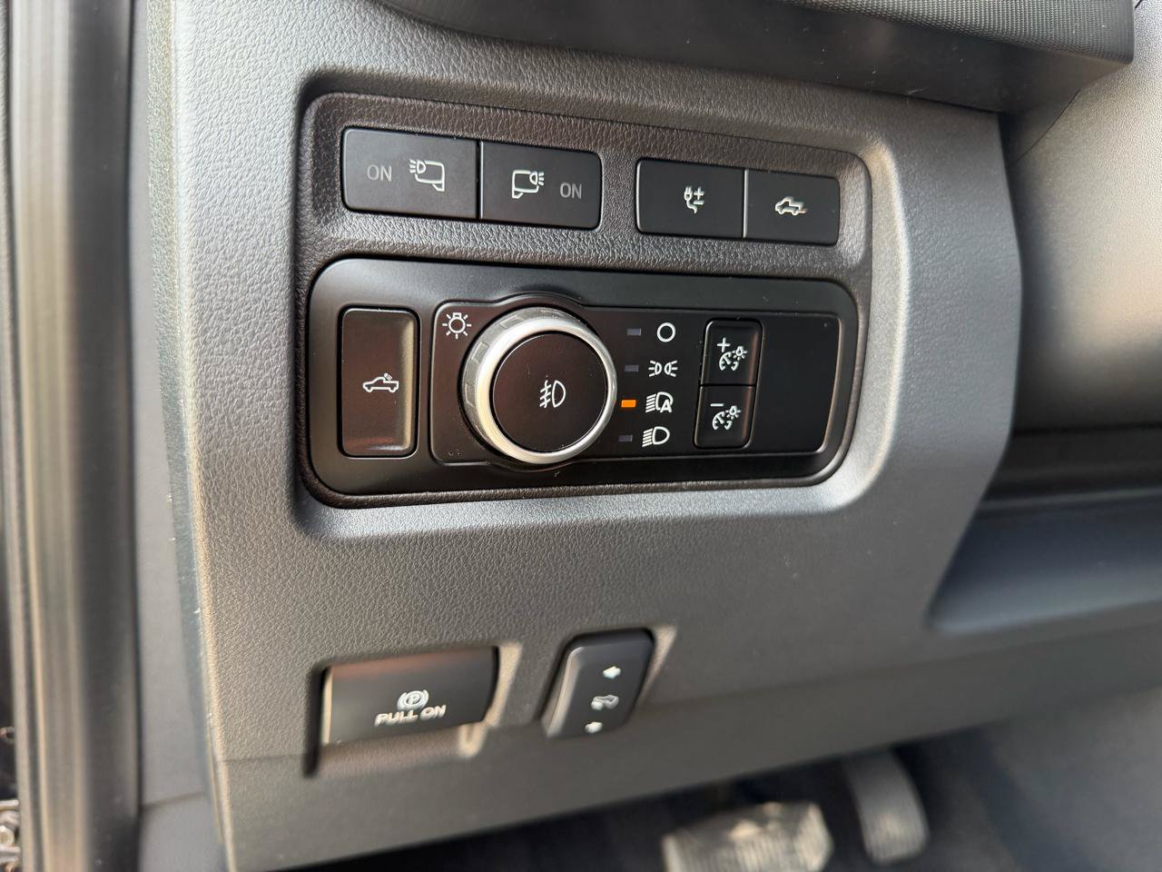 Used 2023 Ford F250 Platinum AWD/4WD image 23