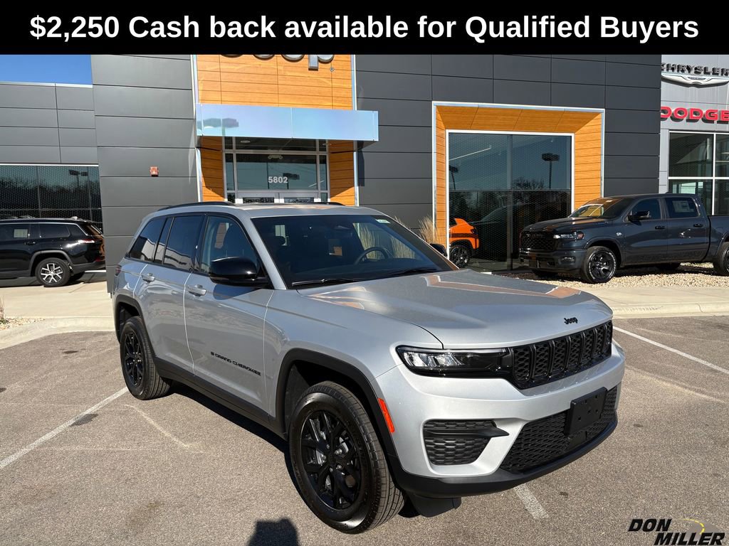New 2025 Jeep Grand Cherokee Altitude image 1