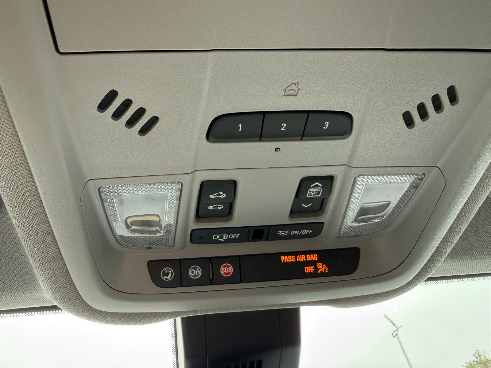 Used 2022 GMC Terrain SLT w/ Elevation Edition image 35