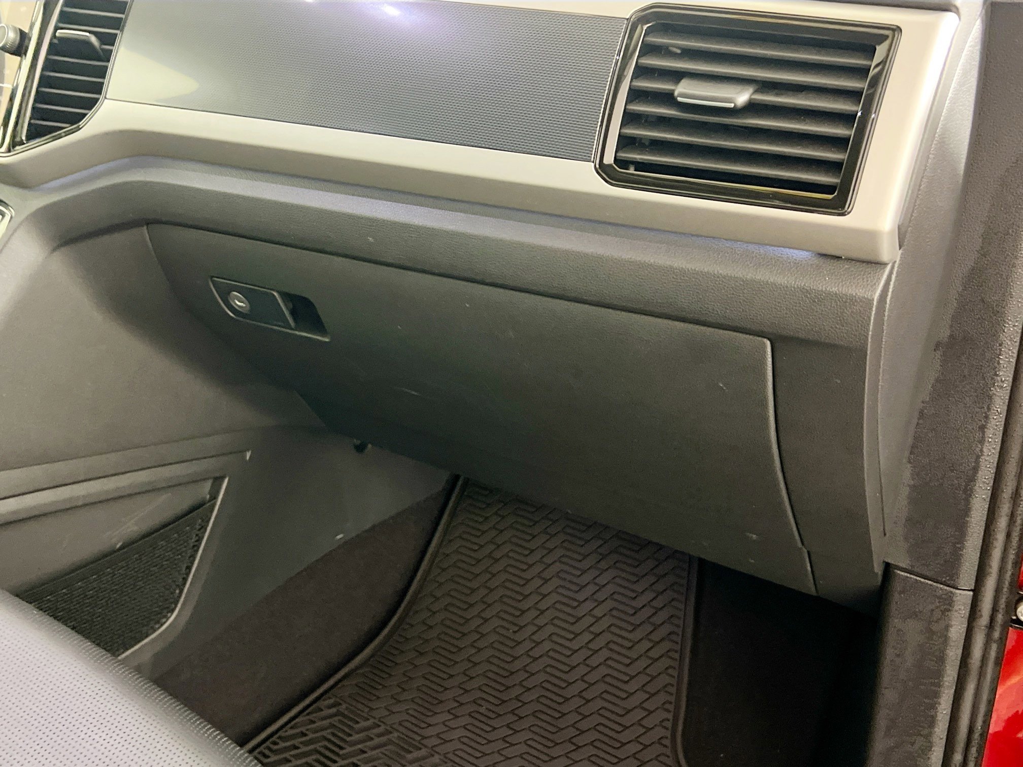 Used 2022 Volkswagen Atlas SEL Premium AWD/4WD image 35