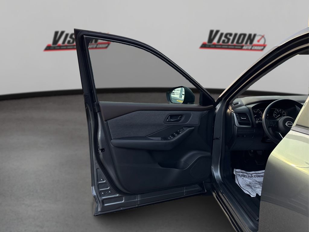 Used 2023 Nissan Rogue S image 22