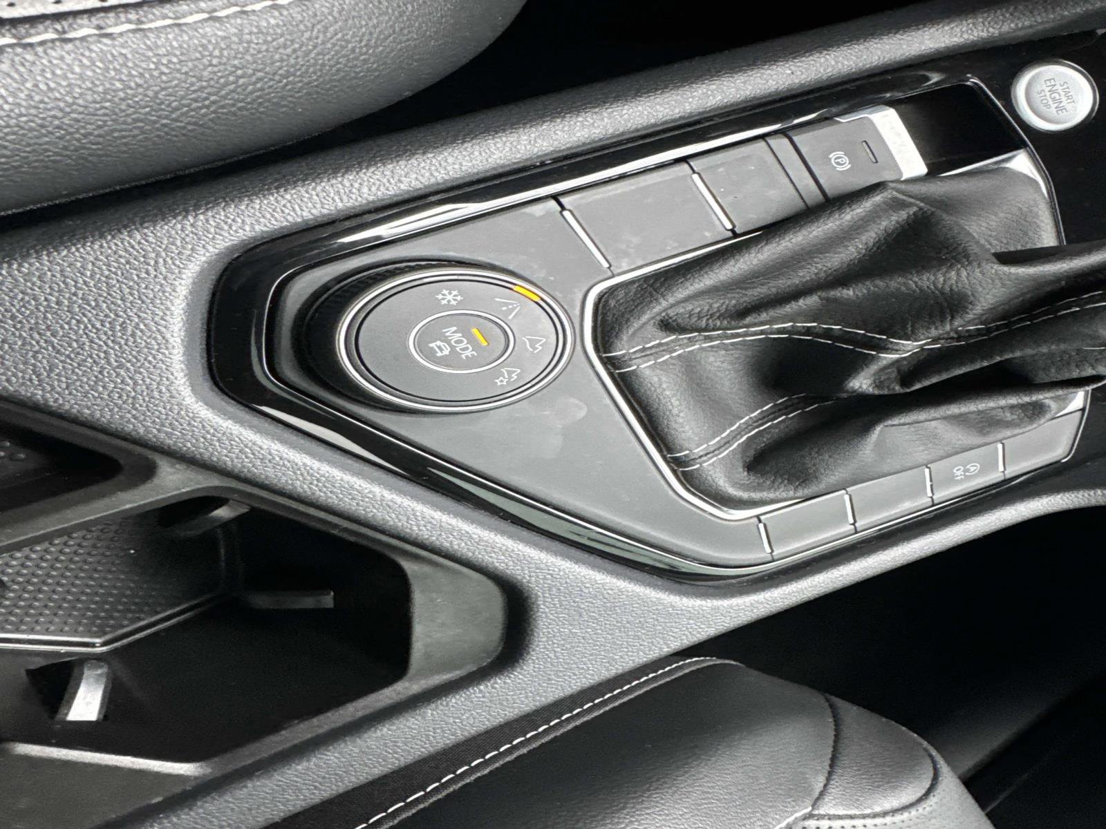 Certified 2023 Volkswagen Taos SEL image 25