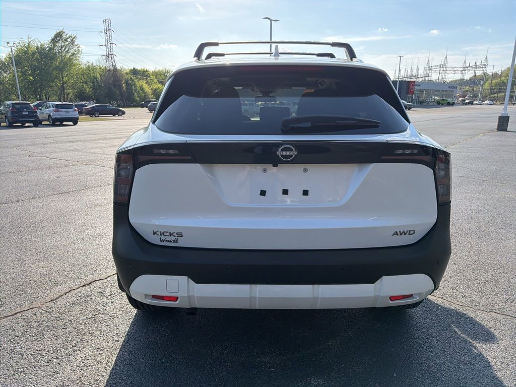 Used 2025 Nissan Kicks SV w/ SV Premium Package image 4