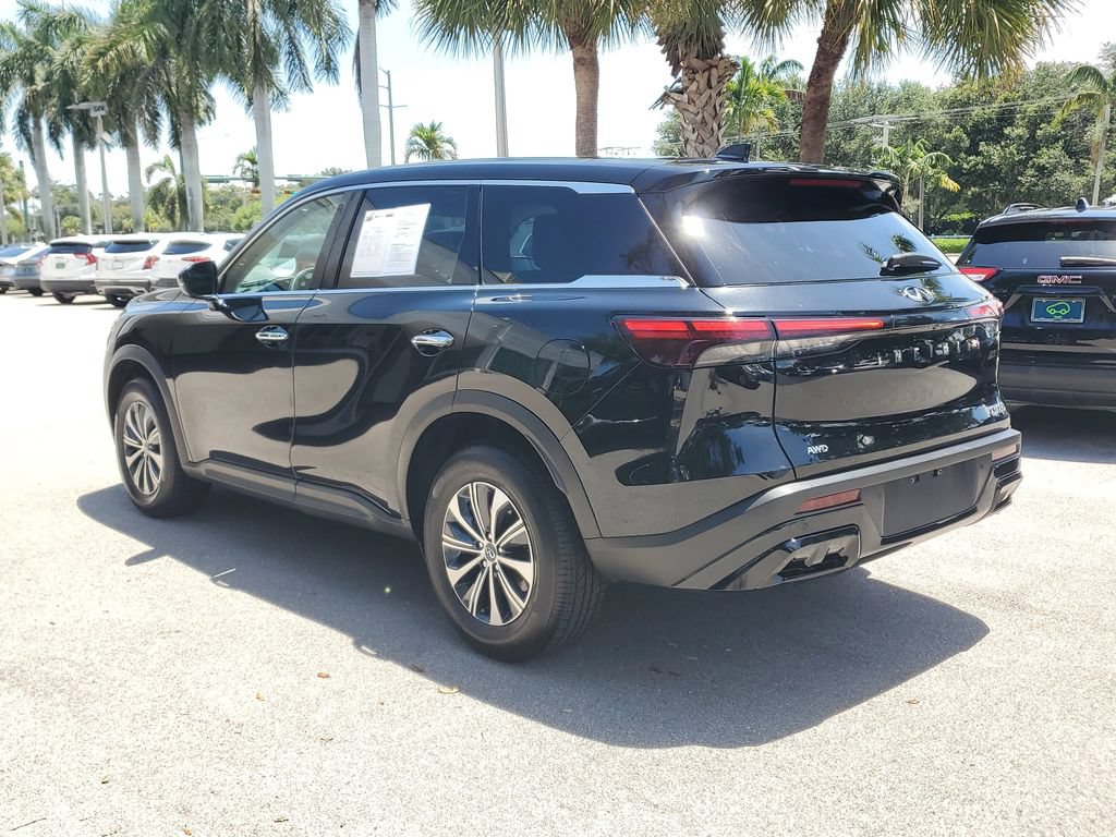 Used 2023 INFINITI QX60 Pure AWD/4WD image 3