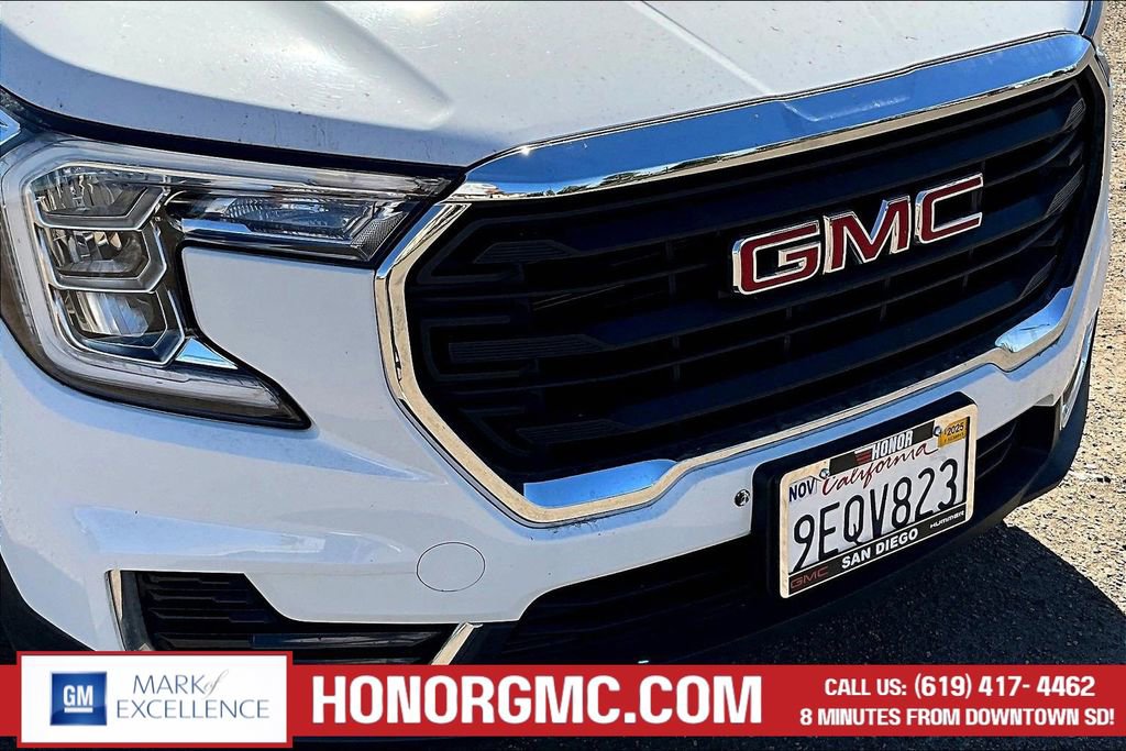 Used 2024 GMC Terrain SLE image 32