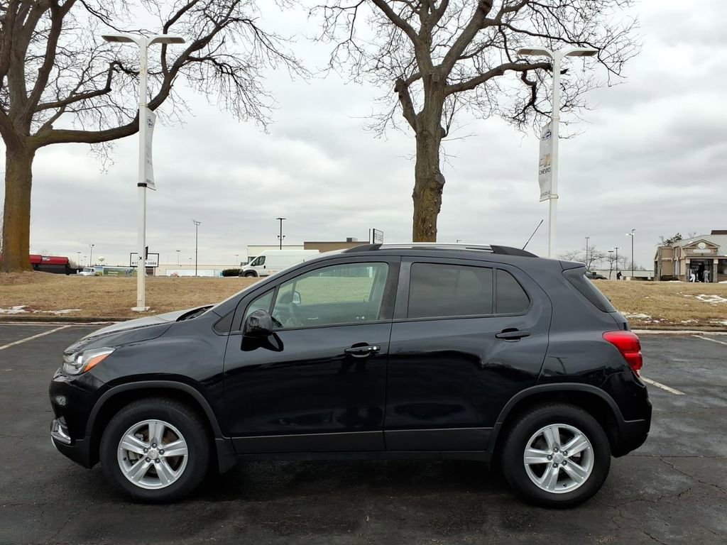Used 2021 Chevrolet Trax LT w/ Premium Seat Package image 4