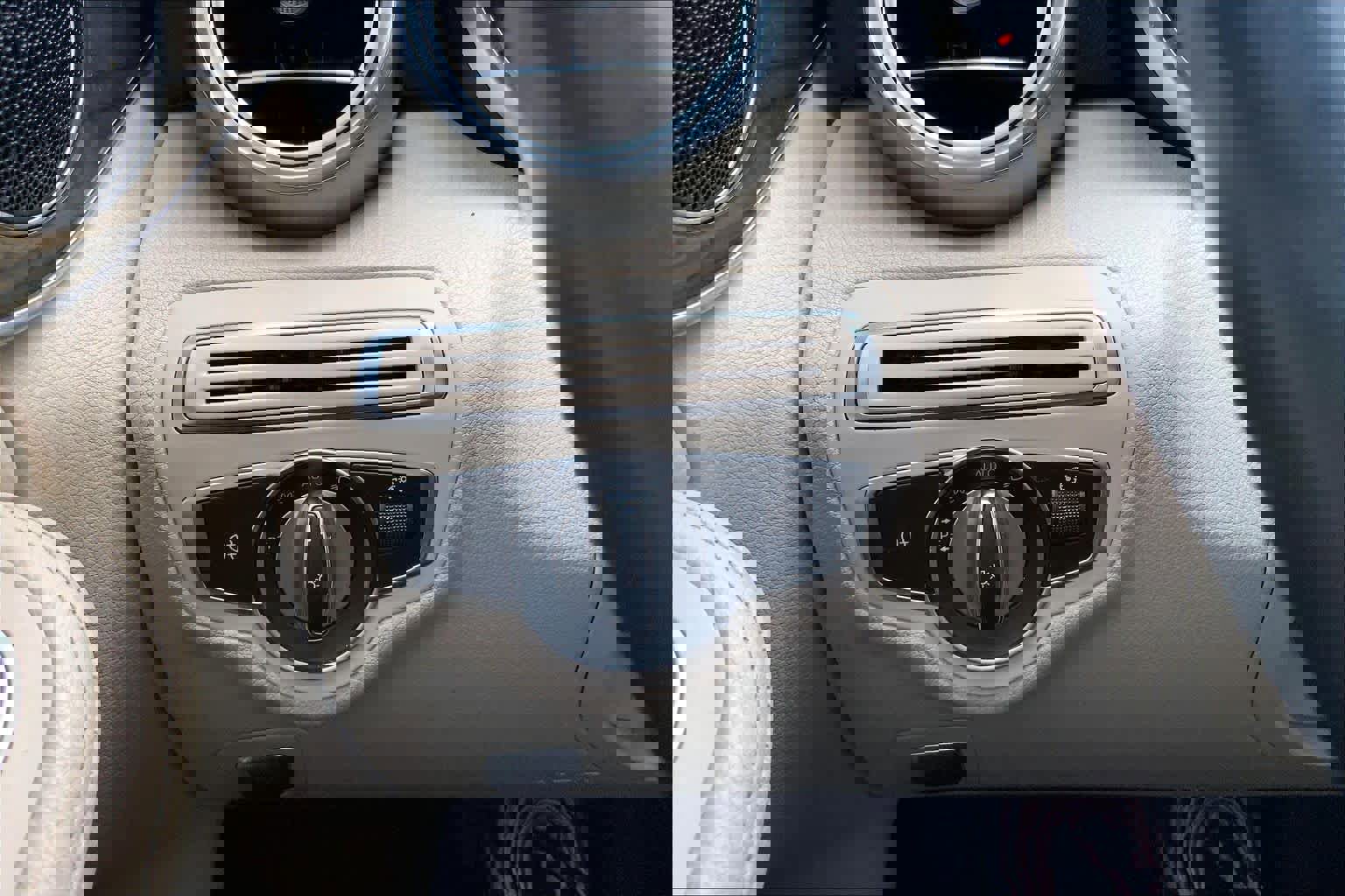 Used 2019 Mercedes-Benz C 300 Sedan image 34