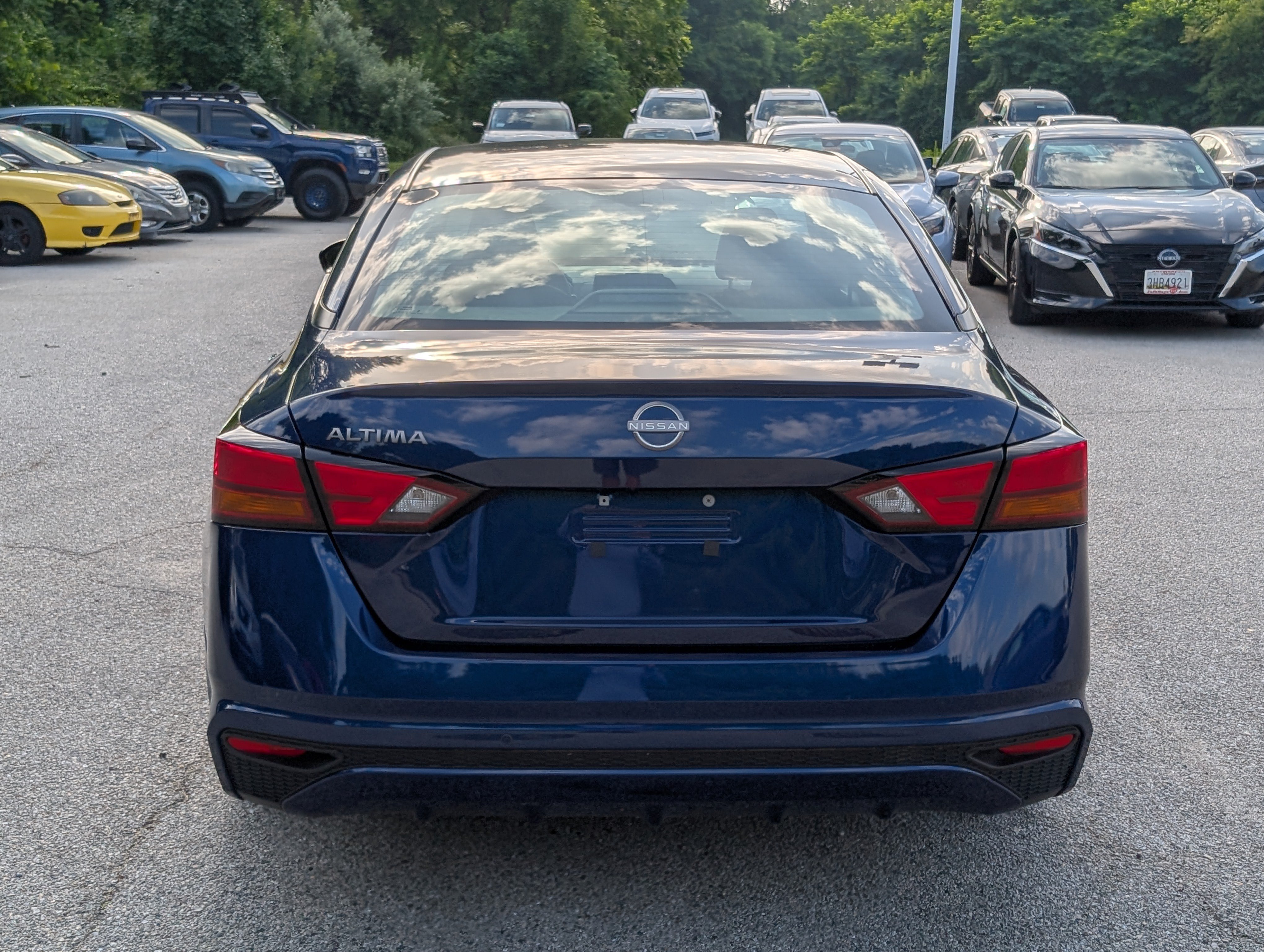 Used 2024 Nissan Altima 2.5 S FWD image 4