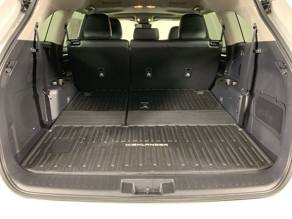 Used 2026 Toyota Highlander Limited image 13