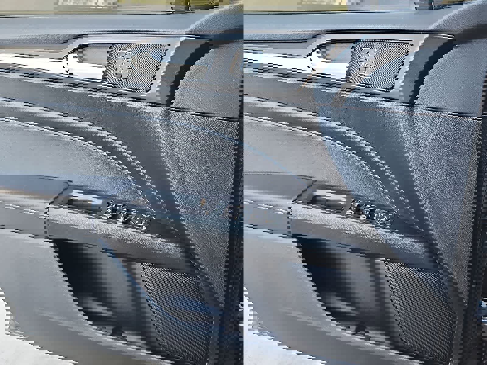 Used 2017 Ford Fusion Titanium image 27