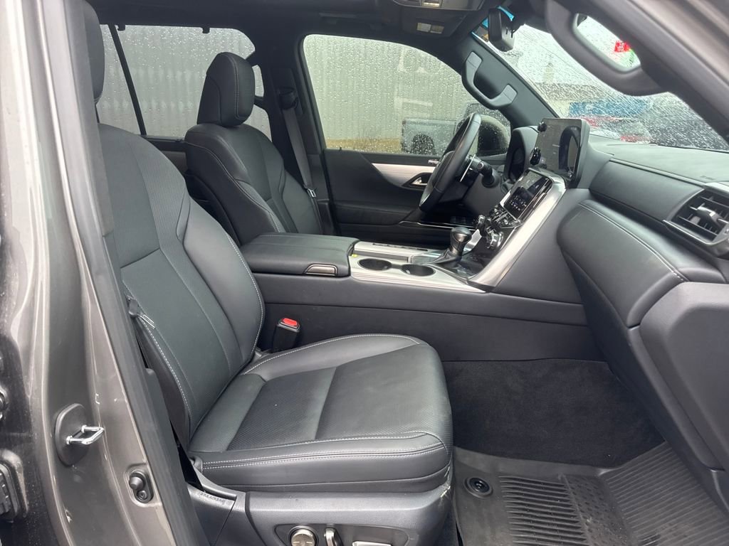 Used 2024 Lexus LX 600 F Sport image 13