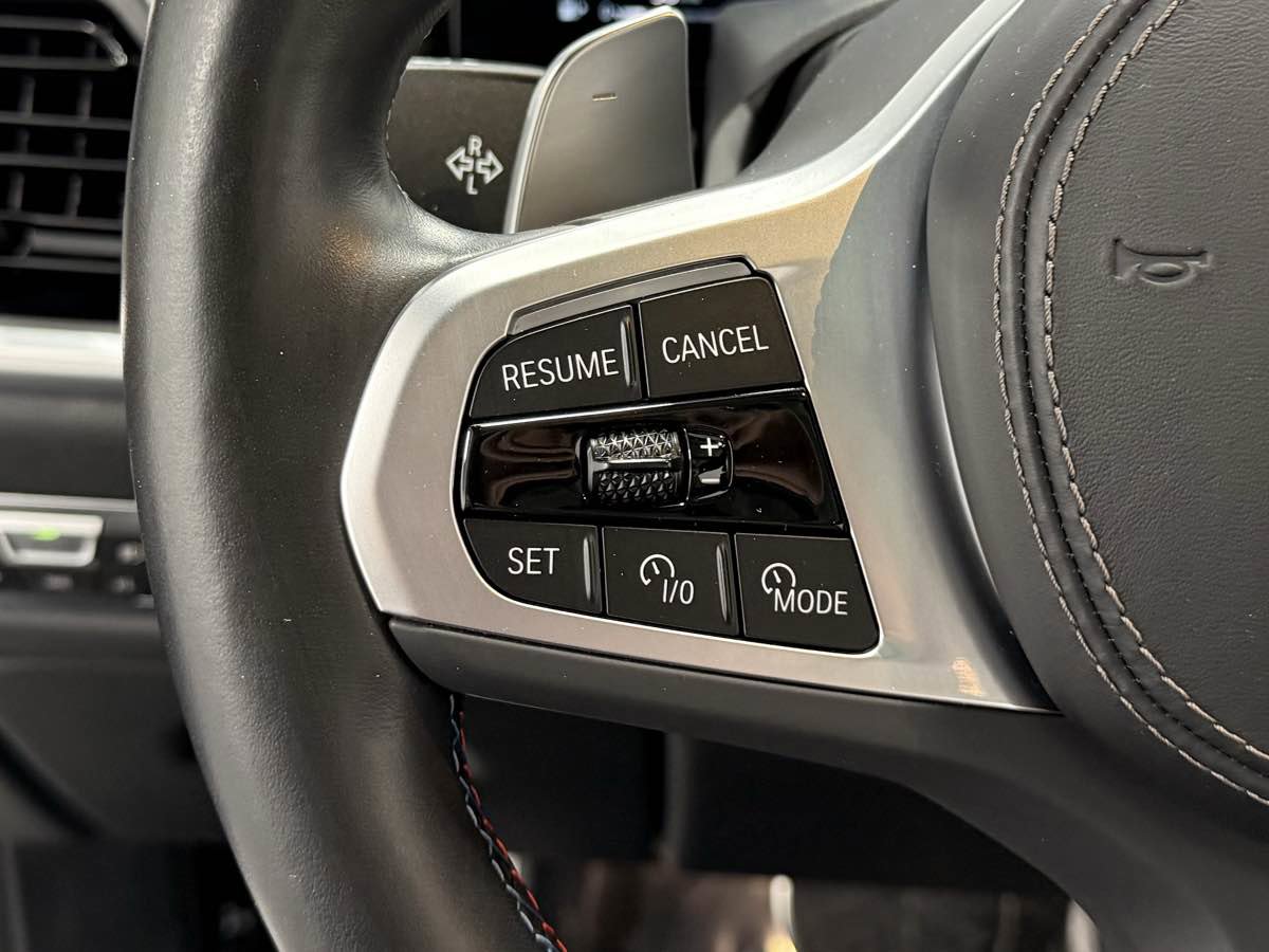 Used 2023 BMW X7 M60i image 25