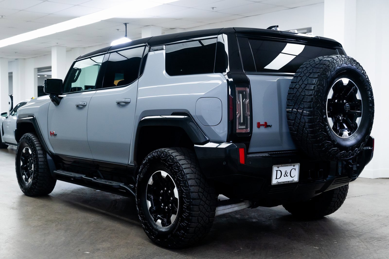Used 2024 GMC Hummer EV 2X w/ Extreme Off-Road Package image 4