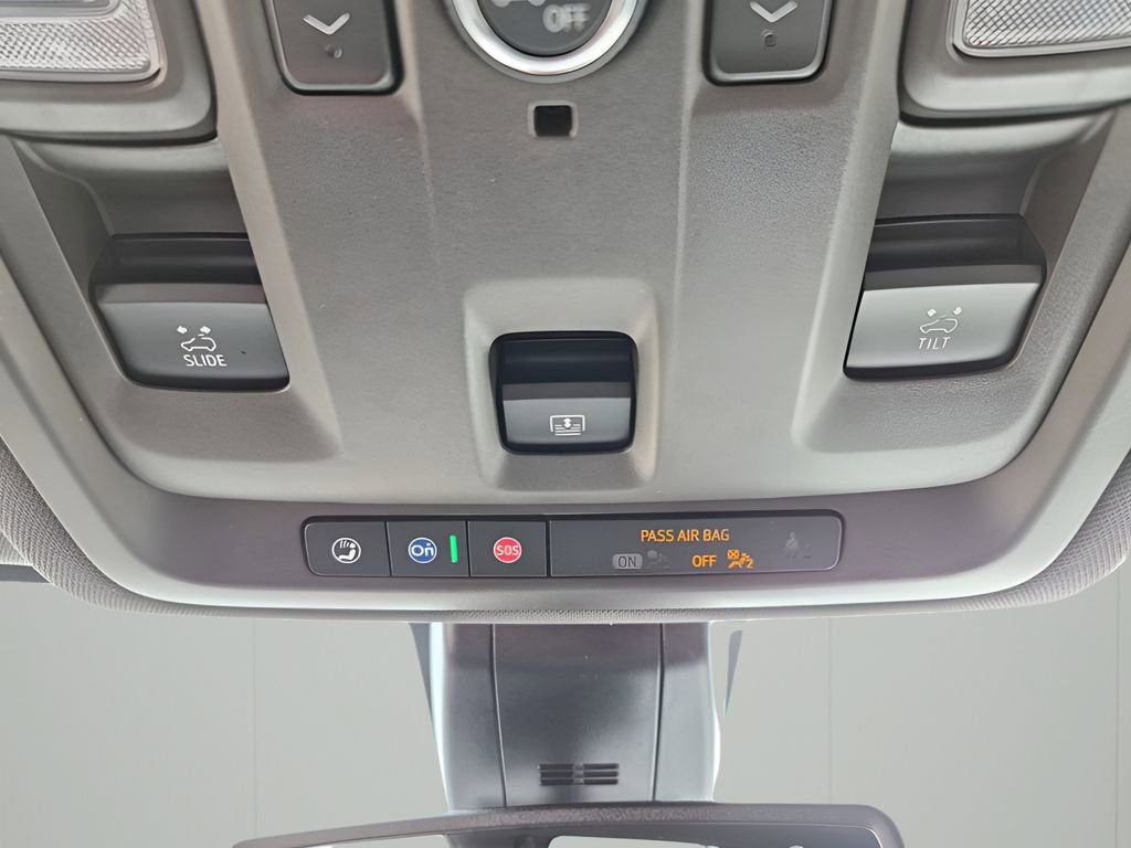 Used 2022 GMC Yukon XL SLT w/ SLT Premium Package image 42