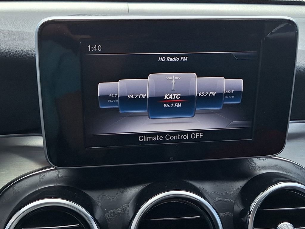 Used 2019 Mercedes-Benz GLC 300 4MATIC w/ Premium Package image 19