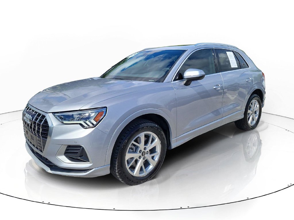 Certified 2024 Audi Q3 2.0T Premium w/ Convenience Package AWD/4WD image 2