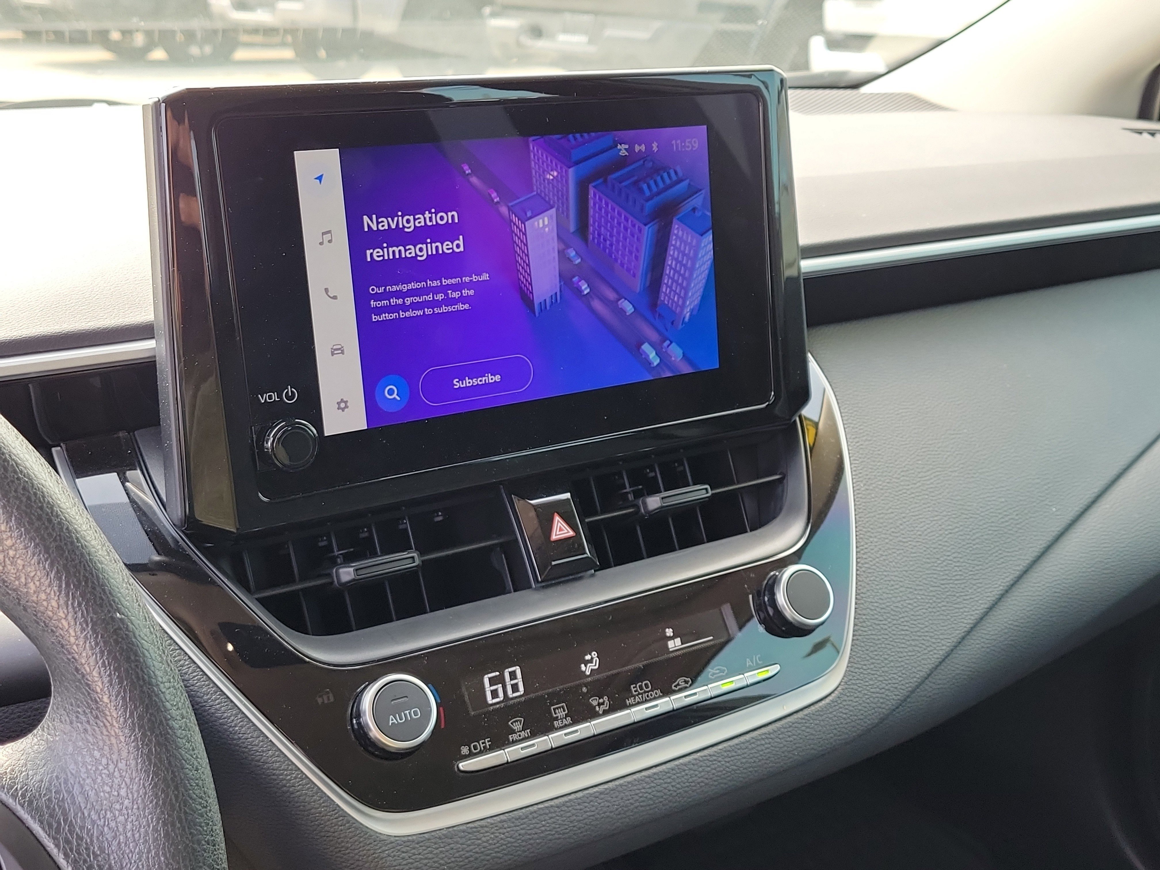 Used 2025 Toyota Corolla LE image 28