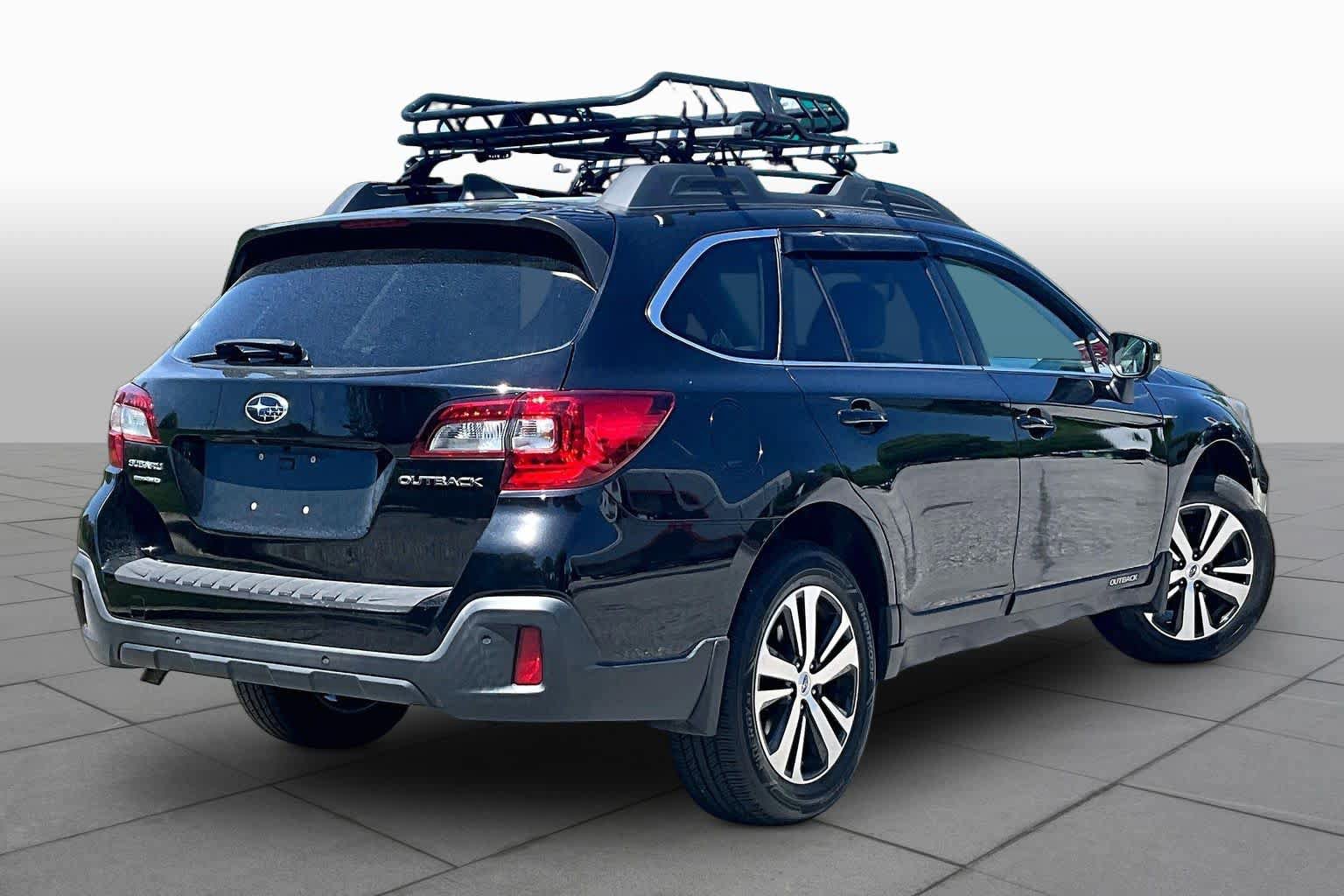 Used 2018 Subaru Outback 2.5i Limited AWD/4WD image 13