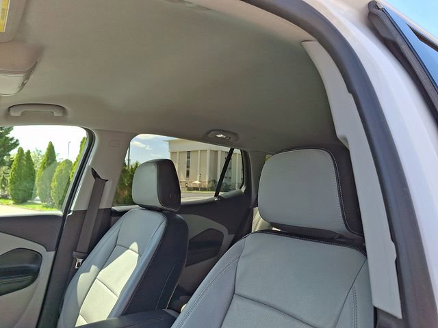 Certified 2023 GMC Terrain SLT image 13