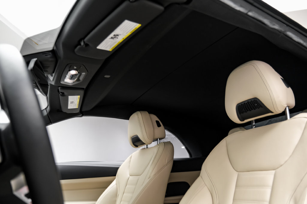 Used 2025 BMW M440i Convertible w/ Premium Package RWD image 41