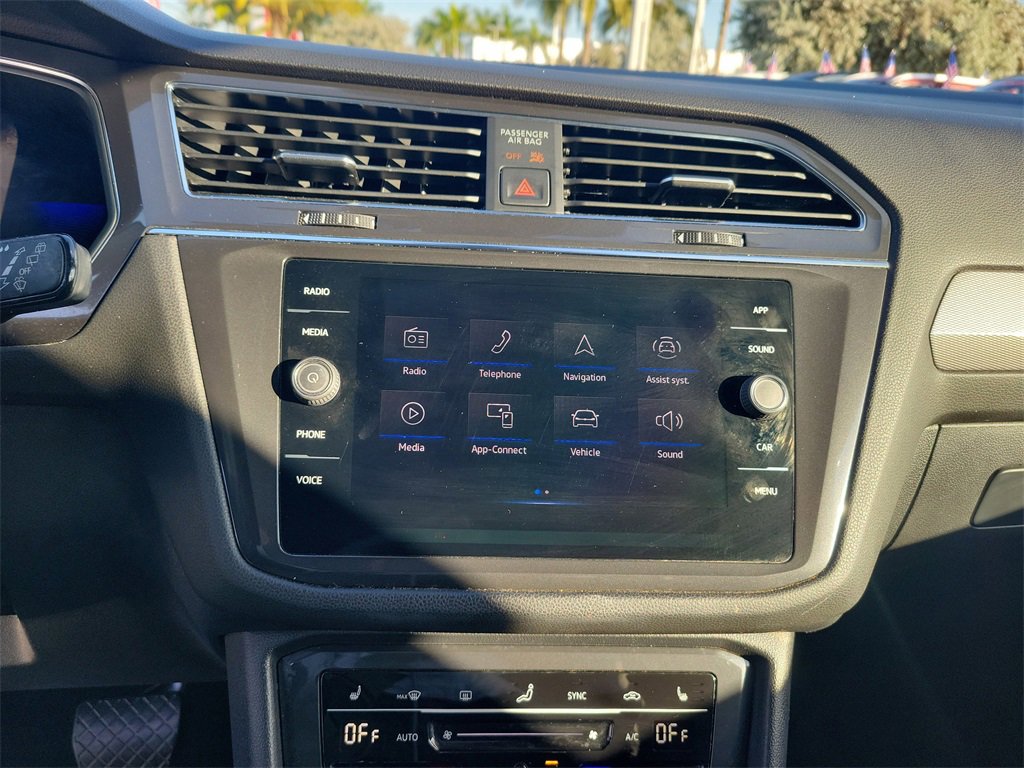 Used 2022 Volkswagen Tiguan SE image 20