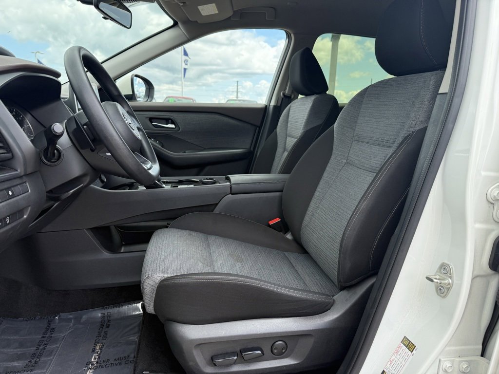 Used 2023 Nissan Rogue SV image 7