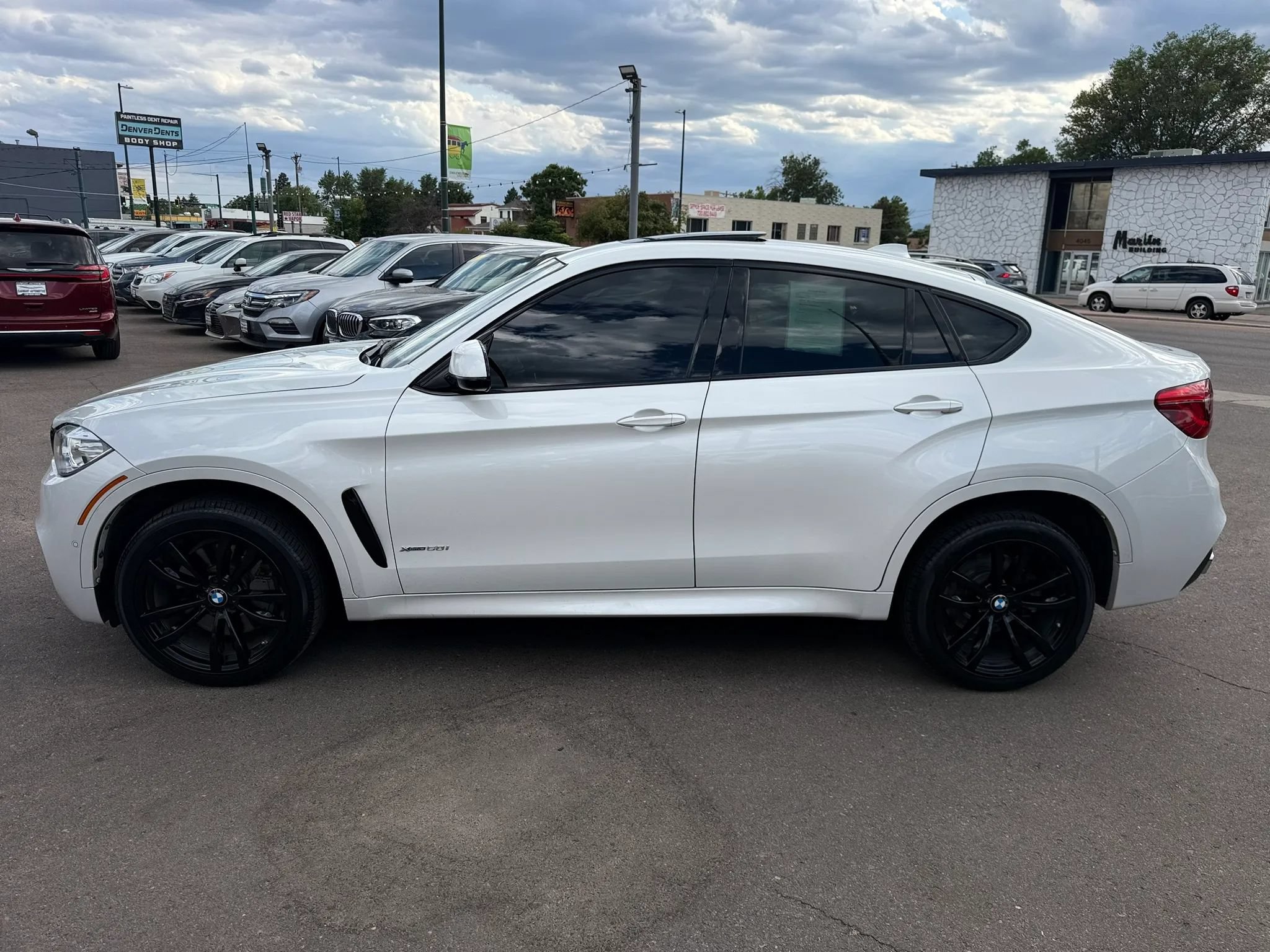 Used 2019 BMW X6 xDrive50i w/ M Sport Package AWD/4WD image 6