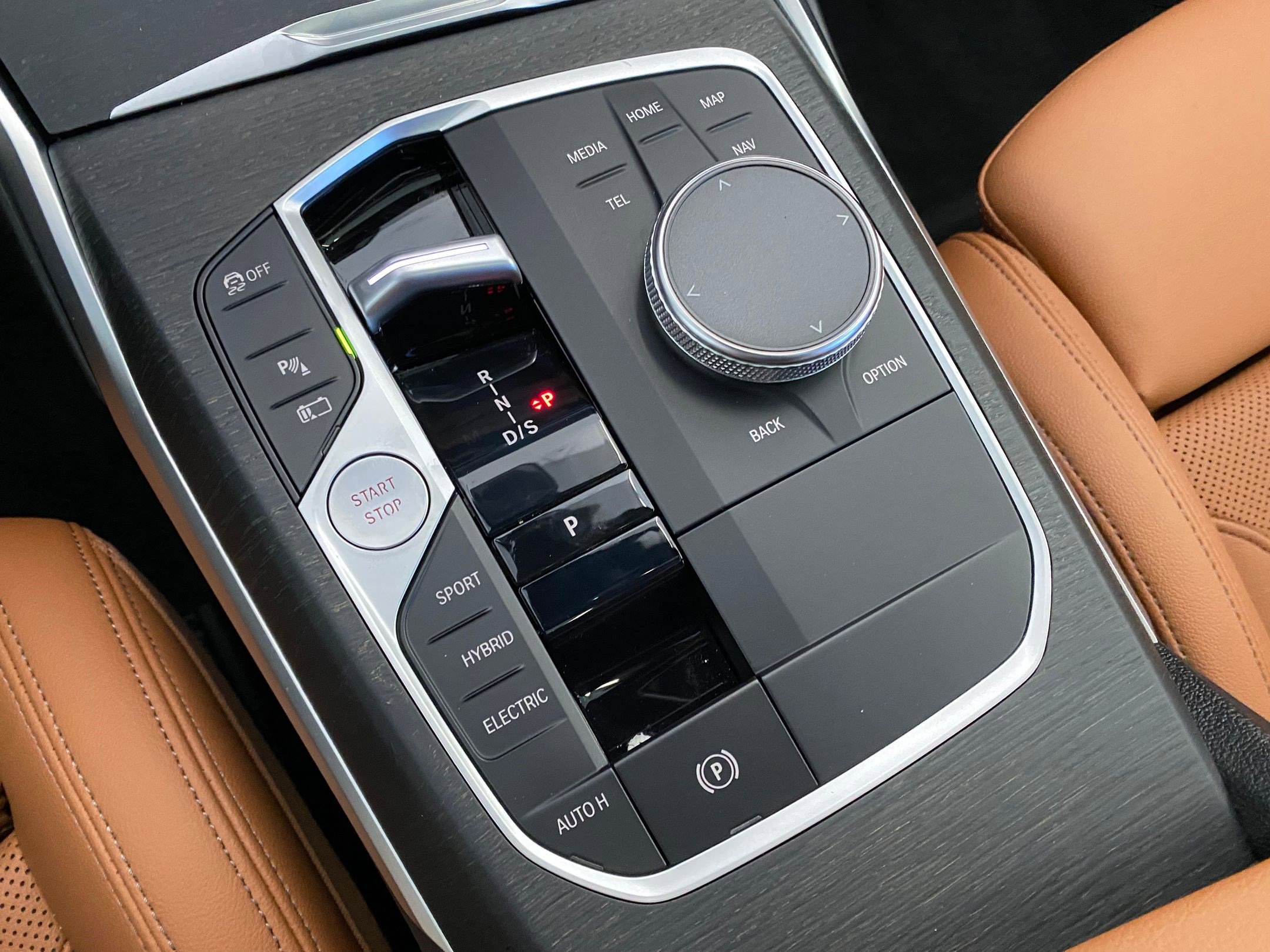 Certified 2023 BMW 330e xDrive w/ Driving Assistance Package image 18