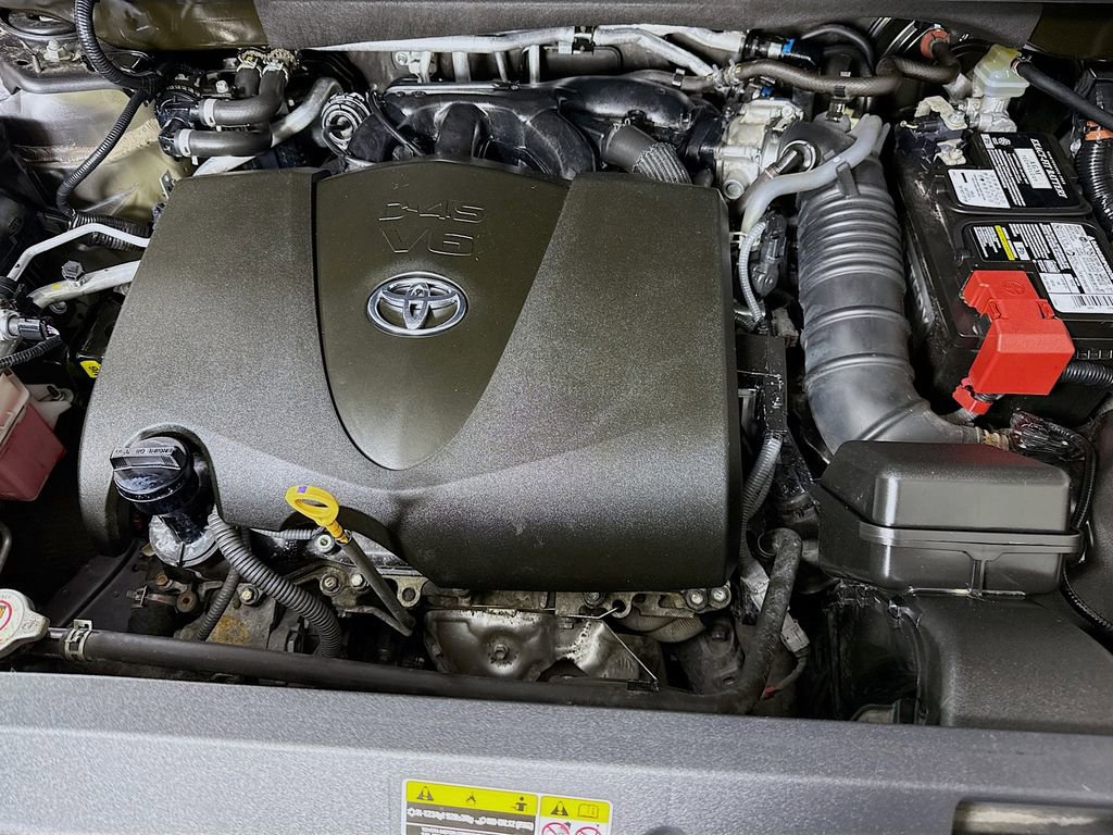 Used 2021 Toyota Highlander XLE image 36