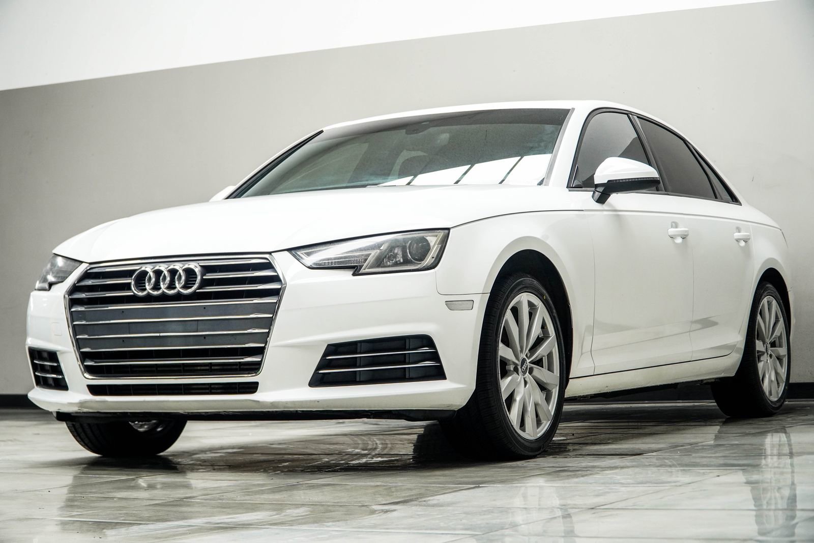 Used 2017 Audi A4 2.0T Ultra Premium w/ Convenience Package FWD image 8