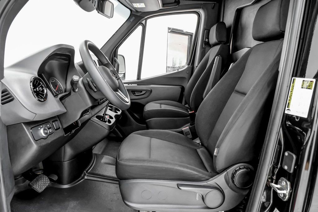 Used 2024 Mercedes-Benz Sprinter 3500 image 7