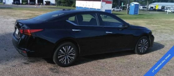 Used 2025 Nissan Altima 2.5 SV AWD/4WD image 9