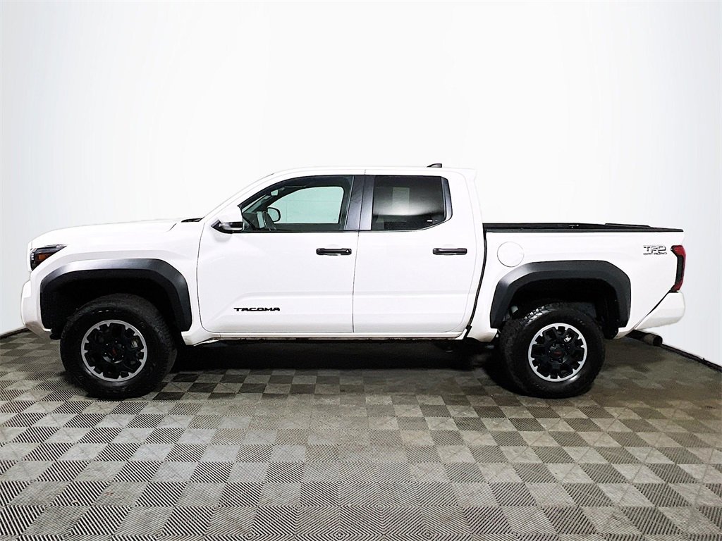 Certified 2024 Toyota Tacoma TRD Off-Road image 5