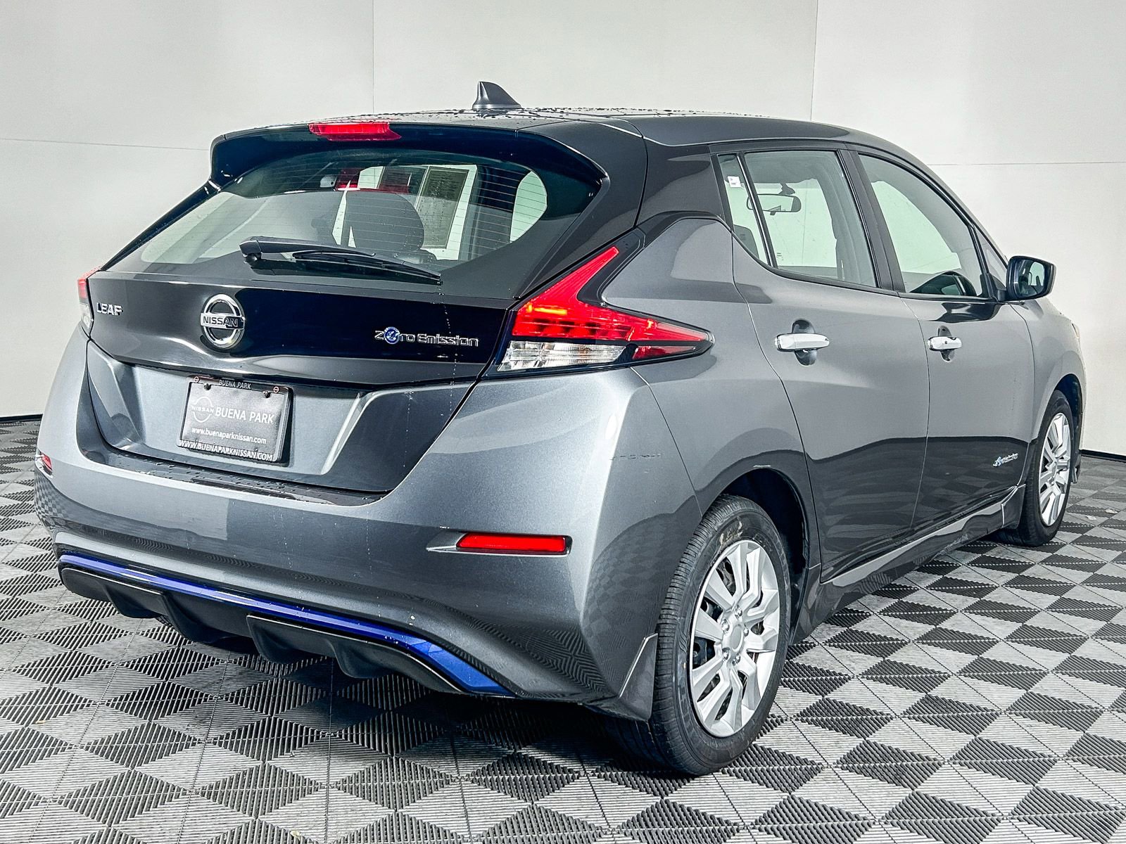 Used 2018 Nissan Leaf S w/ S Charge Package image 8